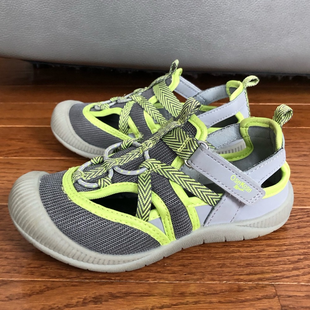 Oshkosh Bump Toe Sandals- toddler size 12